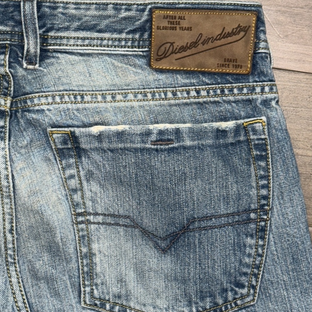Diesel Zathan Low Rise Boot Cut Distressed Jeans SZ 31 - Picture 7 of 10